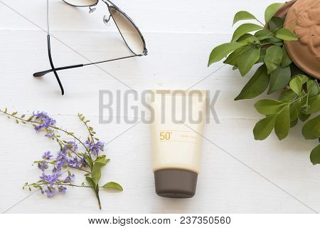 Sunscreen Cream Spf50 For Skin Face With Sunglasses Accessories For Lifestyle Woman In Summer