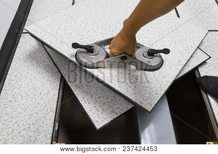 Suction Lifter - Tool Platform - The Open Floor In Server Room Raised Floor Tile Lifter