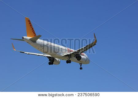 Amsterdam The Netherlands - April, 21st 2018: Tc-dca Pegasus Airbus A320-214 Final Approach To Schip
