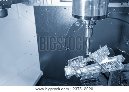 The Table  Tilt Type 5-axis Cnc Milling Machine Cutting The Aluminium Aerospace Part With Solid Ball