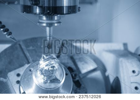 The Table  Tilt Type 5-axis Cnc Milling Machine Cutting The Aluminium Sample Part With Solid Ball En