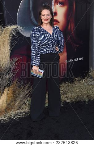 LOS ANGELES - APR 19:  Meredith Salenger arrives to Hulu's Season 2 premiere of 
