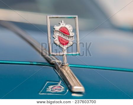 Nahariyya, Israel - April 21, 2018 : Emblem Of Oldsmobile On The Hood Of The Car At An Exhibition Of