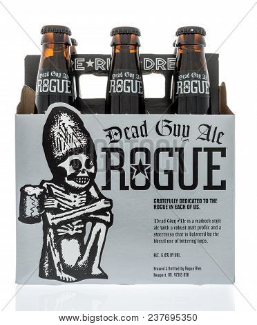 Winneconne, Wi -  20 April 2018: A Six Pack Of Dead Guy Ale Rogue Beer On An Isolated Background.