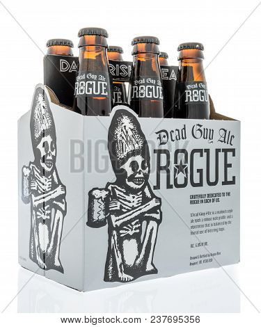 Winneconne, Wi -  20 April 2018: A Six Pack Of Dead Guy Ale Rogue Beer On An Isolated Background.
