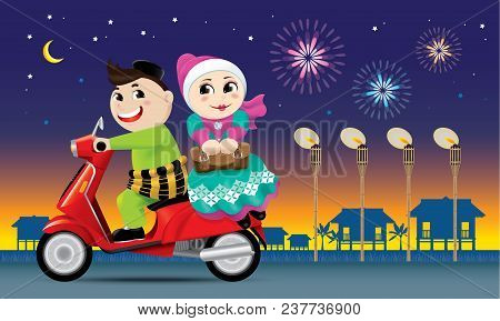 A Couple Is On The Way Back To Their Hometown, Ready To Celebrate Raya Festival With Their Family.