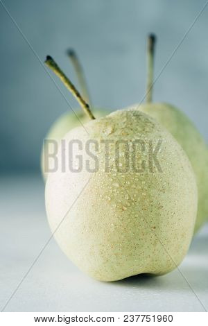 Raw Green Organic  Pears Ready To Eat.