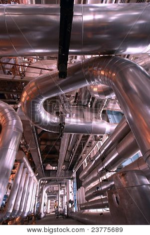 Industriezone, Stahl Rohrleitungen, Ventilen und Leitern