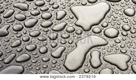 Gocce d'acqua su auto