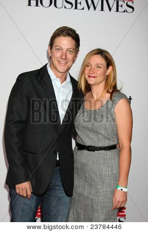 LOS ANGELES - SEPT 21: Kevin Rahm, forlovede ankommer på den 