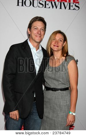LOS ANGELES - SEPT 21: Kevin Rahm, forlovede ankommer på den 