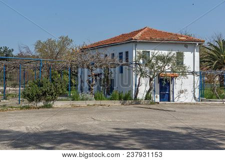 Thassos, Greece - April 5, 2016: Old Houses In Skala Rachoniou, Thassos Island, East Macedonia And T