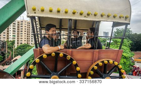 Subang Jaya, Malaysia - November 28, 2019: Wagon Wheel Or Ferris Wheel At Sunway Lagoon Theme Park I