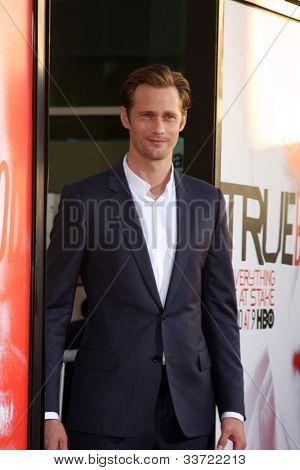 ロサンゼルス発 - 5 月 30 日: アレクサンダー Skarsgard-到着する「真の血」でシーズン 5 プレミアこぢんまりアット