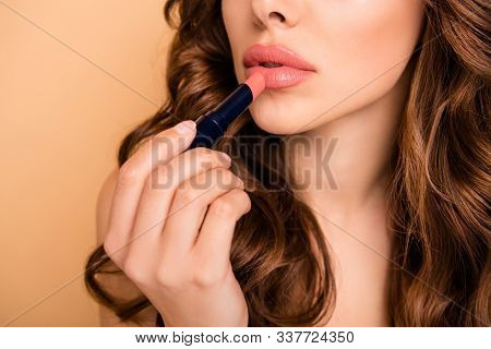 Cropped Close Up Photo Of Focused Girl Apply Her Pomade Have Beauty Cosmetologist Treatment Prepare 