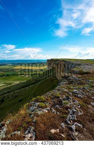 Photos Of The Crimean Autumn Peninsula, Ak-kaya White Rock, Belogorsky District, The Biyuk-karasu Ri