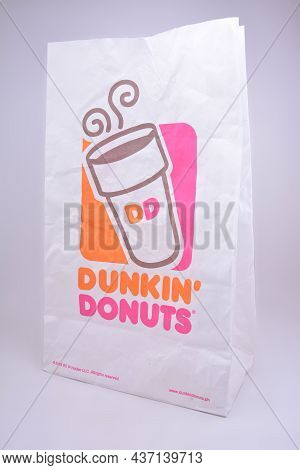 Manila, Ph - Oct 1 - Dunkin Donuts Paper Bag On October 1, 2021 In Manila, Philippines.