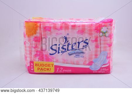 Manila, Ph - Oct 1 - Sisters Sanitary Pad On October 1, 2021 In Manila, Philippines.