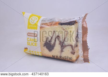 Manila, Ph - Oct 1 - Goldilocks Marble Cake Slice On October 1, 2021 In Manila, Philippines.