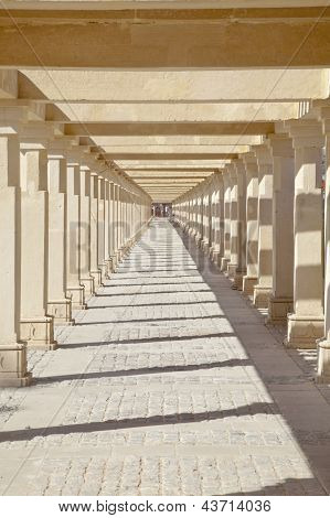 Krishna-Tempel-Wanderweg-Formen