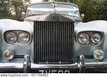 Killarney, Ireland 22.10.2021: The Emblem Of Rolls-royce, Spirit Of Ecstasy,black And White, Wedding