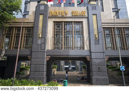 Singapore- 24 Oct, 2021: View Of Parkview Square Located In Bugis, Singapore. It Is An Office Buildi