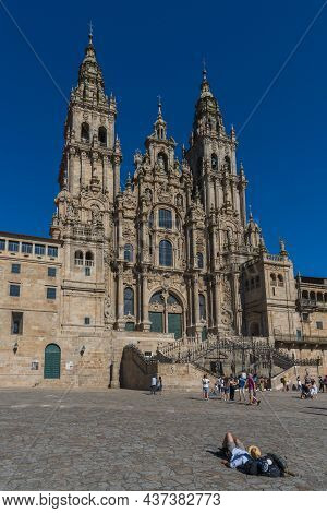 A Coruna, Spain, August 15, 2021. Pilgrims In The Plaza Del Obradoiro Before The Cathedral Of Santia