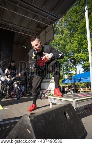 Twiztid Performing Live At Dte Energy Music Theater As Special Guest For Rob Zombie On 9-18-2021