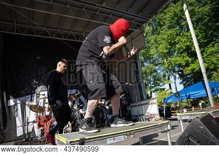 Twiztid Performing Live At Dte Energy Music Theater As Special Guest For Rob Zombie On 9-18-2021
