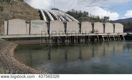 Talbingo, Australia - Jan, 12, 2021: Shot Of The Power Station At Talbingo Dam
