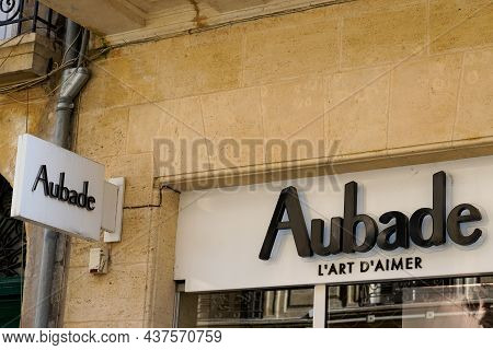 Bordeaux , Aquitaine France - 10 25 2021 : Aubade Logo Brand And Sign Text Front Of Boutique Facade 