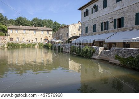 Bagno Vignoni, San Quirico D' Orcia (si), Italy - August 10, 2021: Bagno Vignoni Village View, Tusca