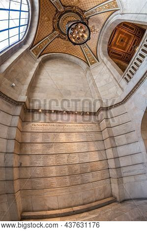 New York, Usa-march 7,2020:view Of The Interior Of Public Library.with 53 Million Items And 92 Locat