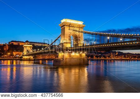 Budapest, Hungary - 22 September, 2020: Twilight Image Of Szecenyi Lanchid Or Chain Bridge Over Danu