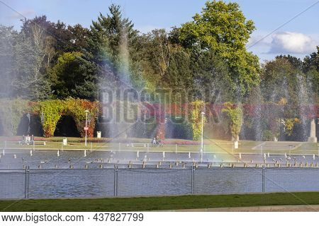 Wroclaw, Szczytnicki Park, Poland - September 30, 2021:  Wroclaw Pergola With Colorful Leaves Of Vir