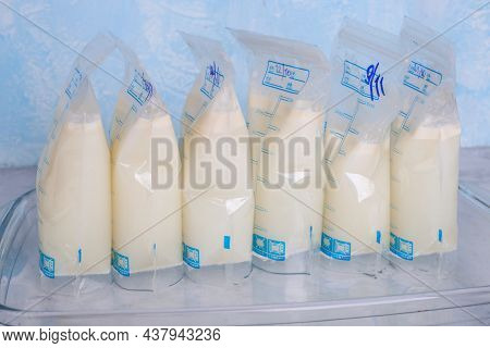 Bags With Breast Milk. Milk Bank. Expressing Breast Milk. Breast-feeding. Freezing And Storing Milk.