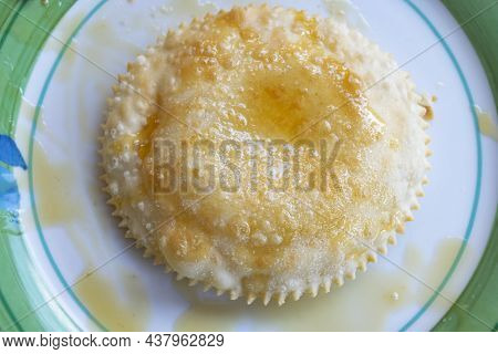 Seadas Typical Sardinian Sweets Filled With Cheese And Wrapped In Honey