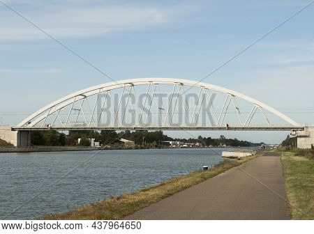 Hasselt. Limburg - Belgium 18.09.2021. Panorama Of The New Railway Bridge Over The River