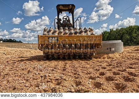 Augusta, Ga Usa - 09 10 21: Construction Site Cat Land Roller Cp56b Front View
