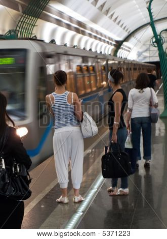 คนในรถไฟใต้ดิน
