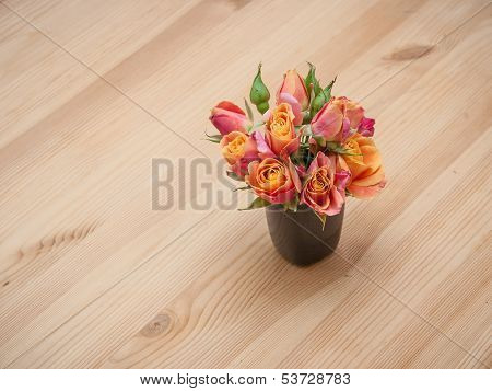 Simple arrangement from orange roses