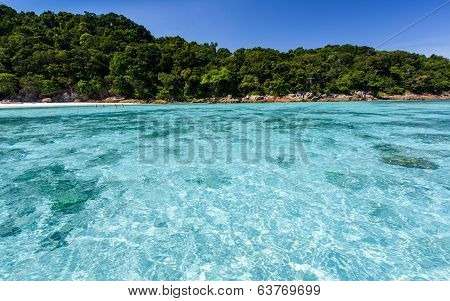 Beautiful Tropical Crystal Clear Sea, Ta Chai Island