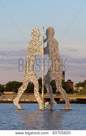 Molecule Man - Berlin