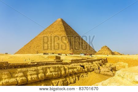 The Great Pyramid Of Giza And Smaller Pyramid Of Henutsen (g1C)