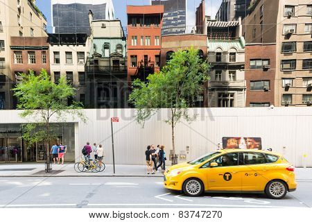 Moma Entrance