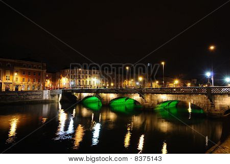 Grattan most přes řeku Liffey