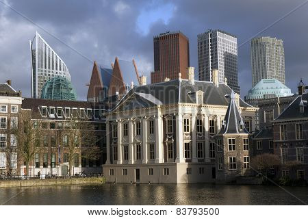 Old And New Architectuur In The Hague Holland