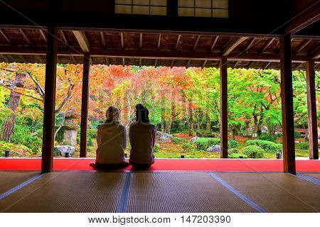 Girls Enjoy Fall Color At Enkoji, Kyoto