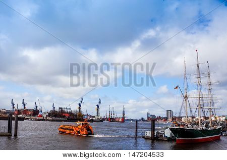 HAMBURG, GERMANY - APRIL 3 : Street view of Cruise ship in the harbor of Hamburg on April 3, 2015, in Hamburg, Germany.