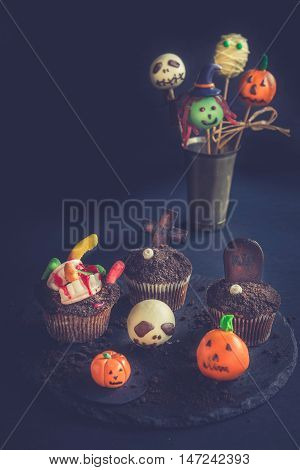 Funny Halloween Cup Cakes And Cake Pops